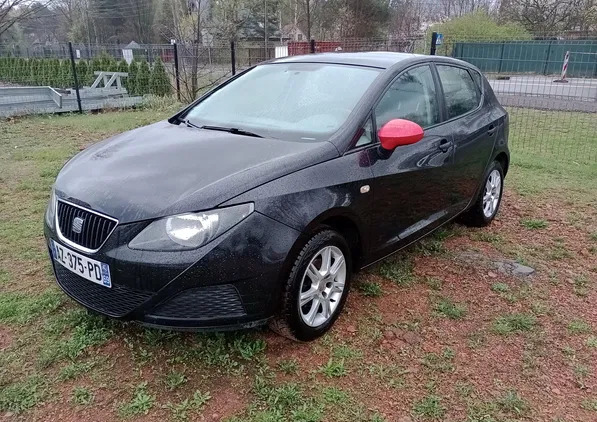 łódzkie Seat Ibiza cena 6300 przebieg: 210000, rok produkcji 2010 z Warszawa